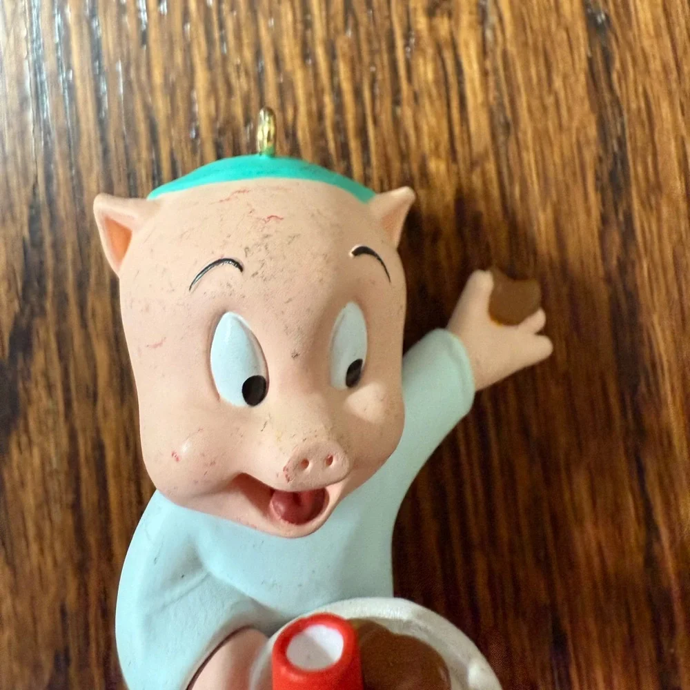 Hallmark Keepsake‎ Ornament Porky Pig Eating Christmas Cookies Looney Tunes 1993